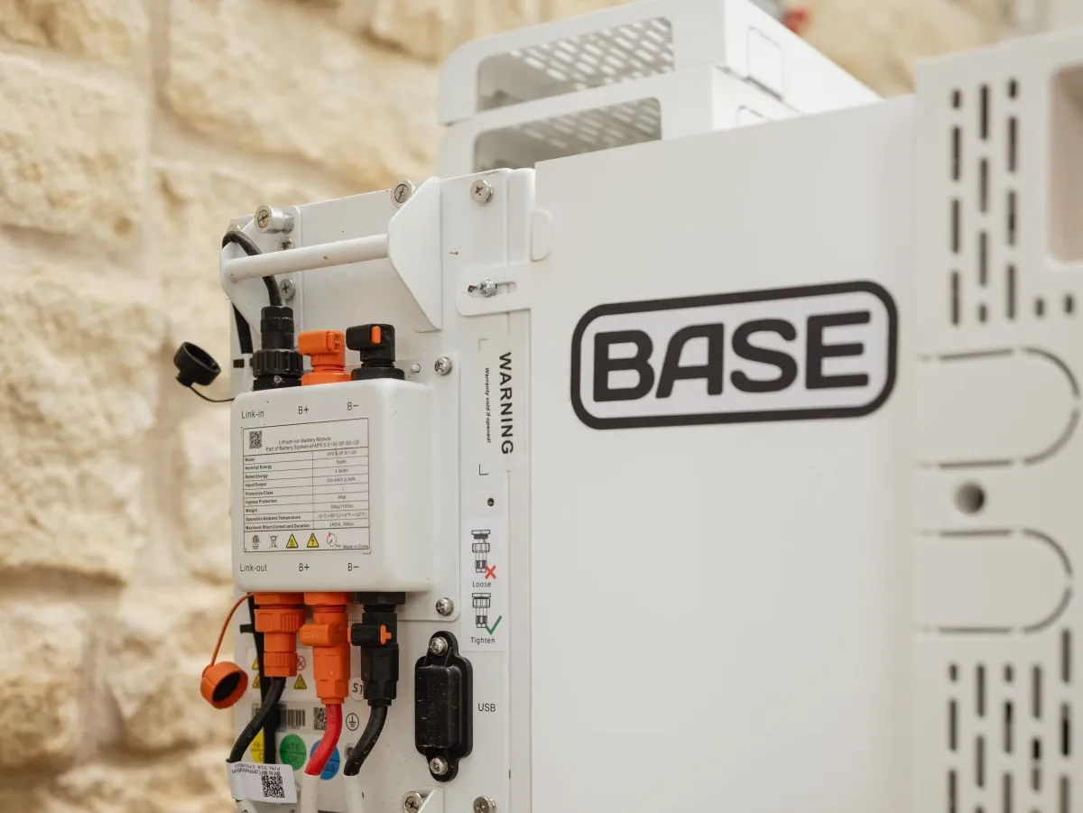 Base Power atrage încă 1 miliard de dolari pentru a salva rețeaua electrică folosind baterii în curțile oamenilor