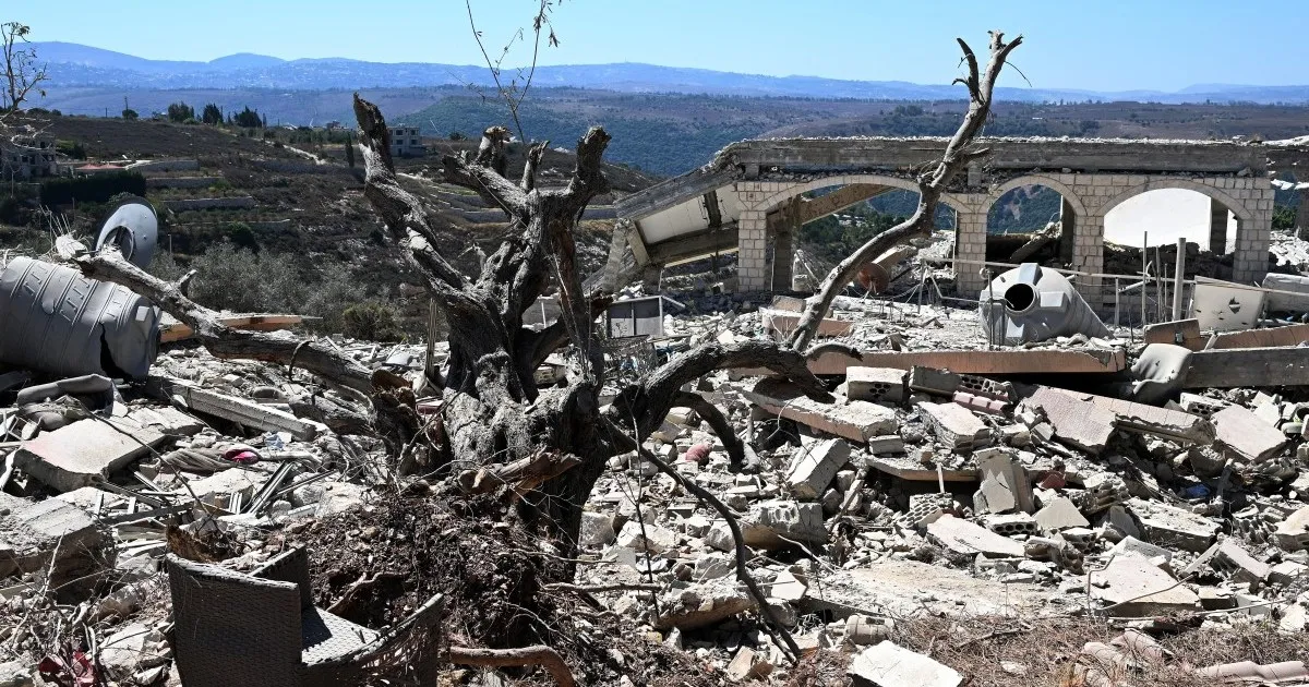 Aniversarea exploziei din portul Beirut, umbrită de un nou val de distrugere