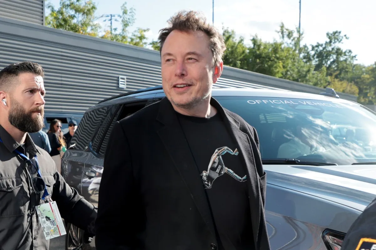 Elon Musk: De la mașini la roboți – cum a devenit Tesla o companie de AI în ochii CEO-ului
