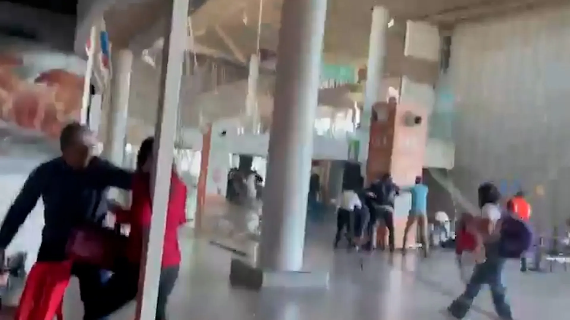 Cutremur devastator în Columbia: momente de panică la aeroportul din Pereira