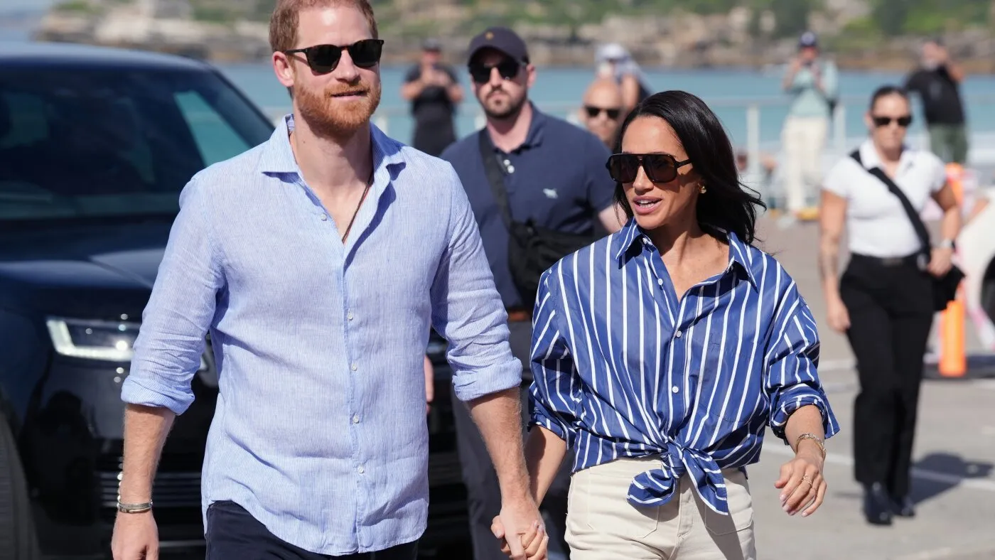 Prințul Harry și Meghan se întorc în Marea Britanie cu copiii lor: o nouă eră sau o reconciliere fragilă?