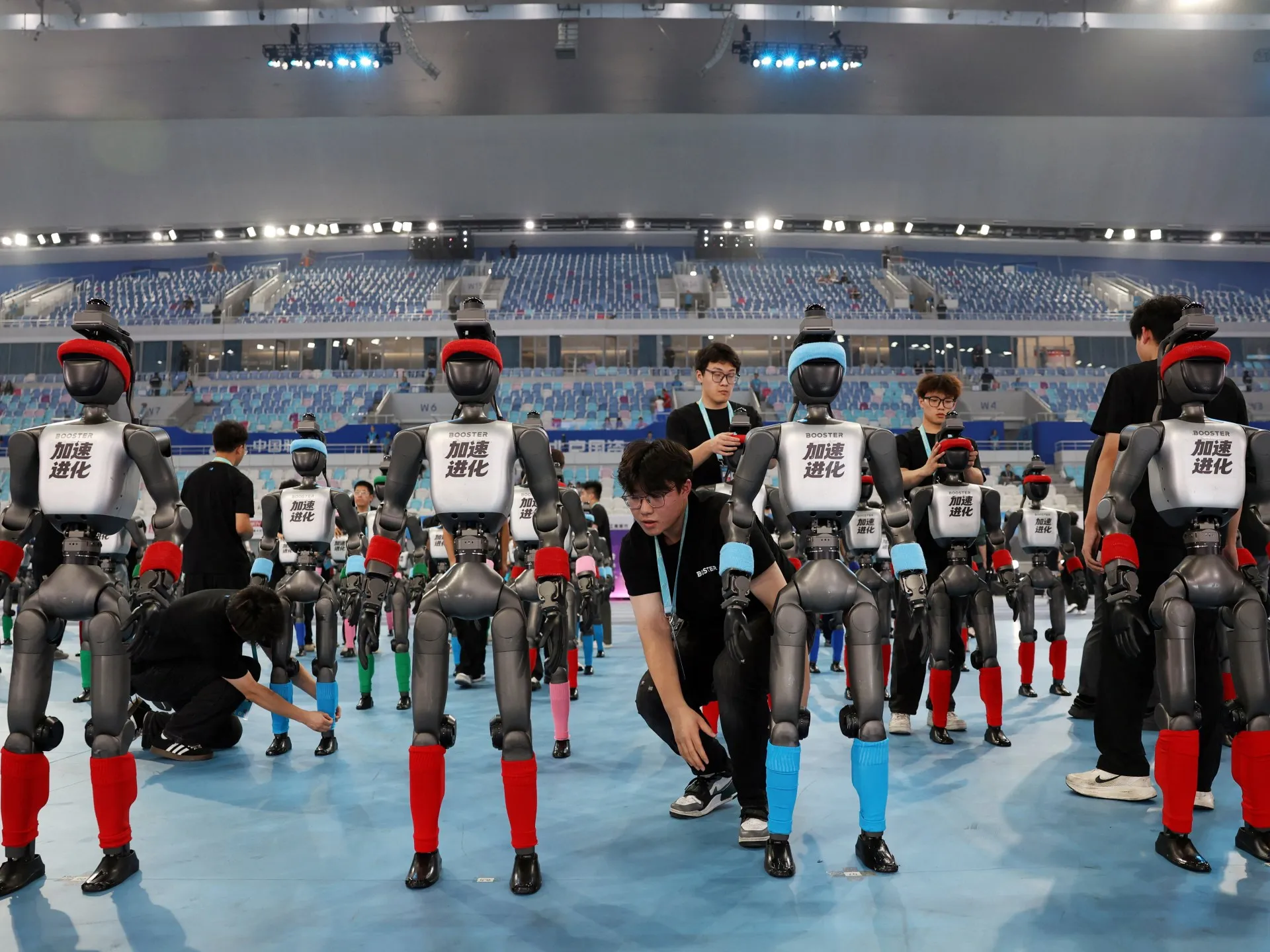 Robotul umanoid chinez a spulberat recordul lui Usain Bolt la 100 de metri