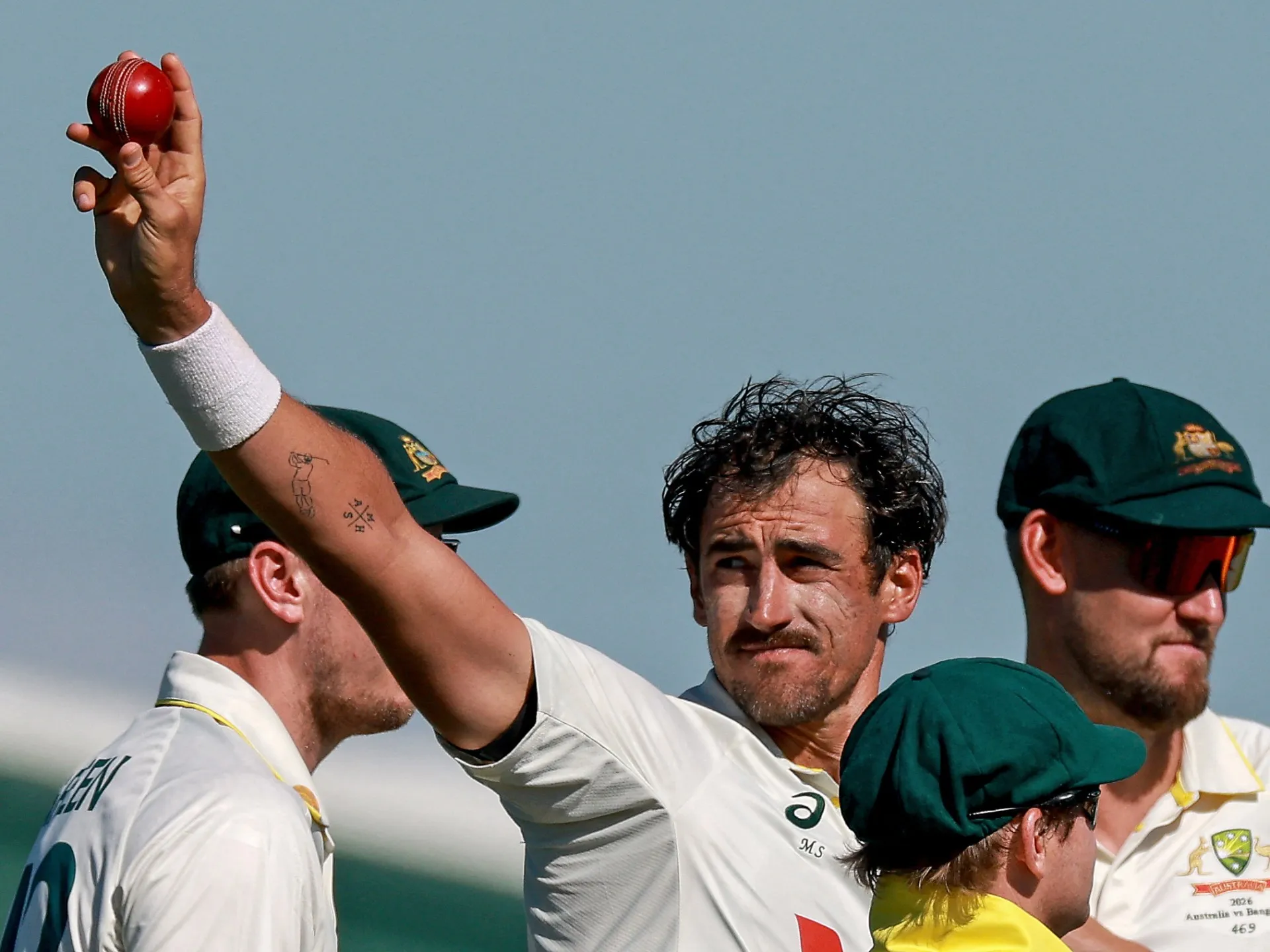 Starc, erou absolut: Australia zdrobește Bangladesh-ul și egalează seria Test