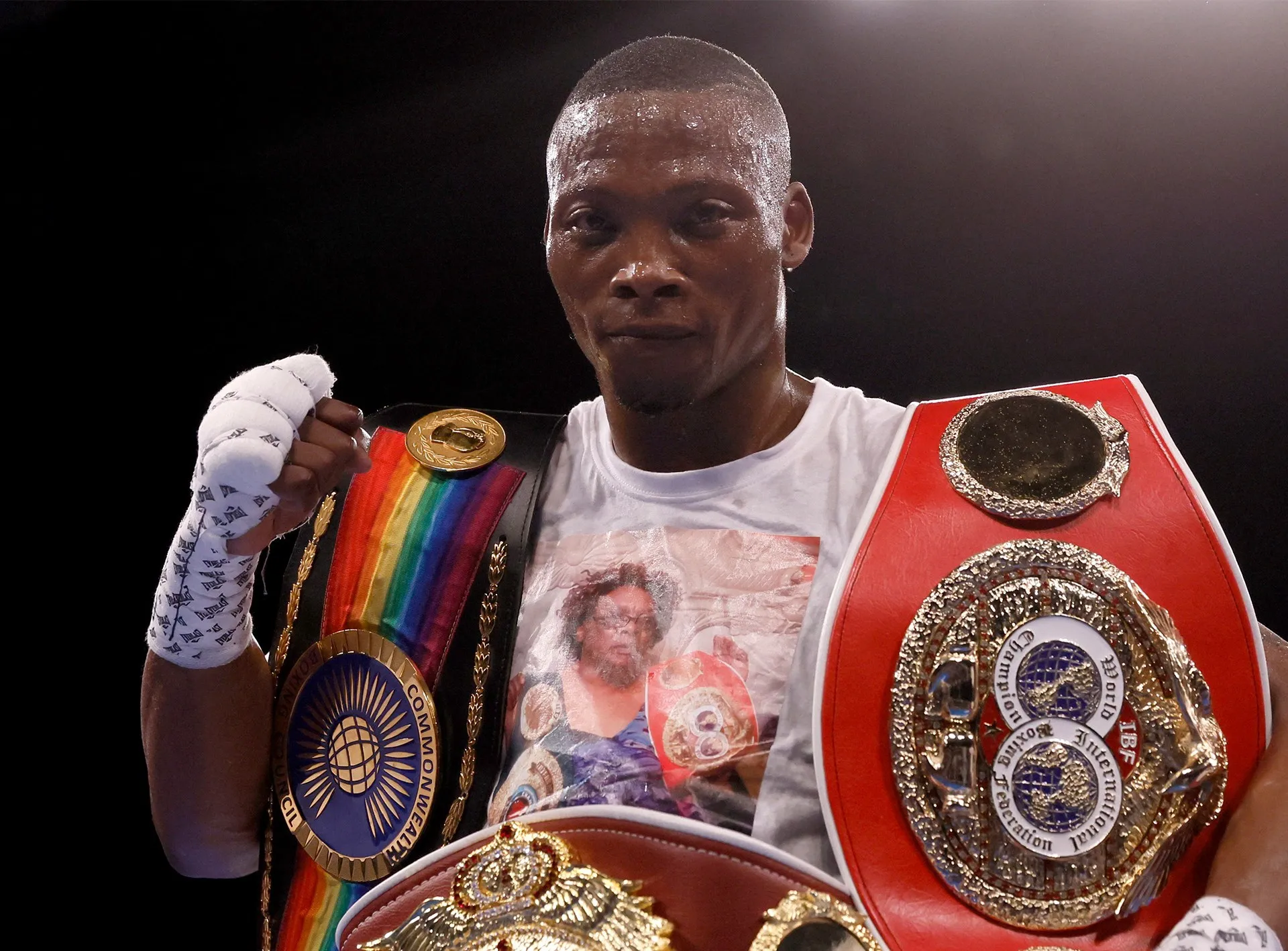 Fostul campion mondial de box Zolani Tete, împușcat mortal în fața casei sale din Africa de Sud