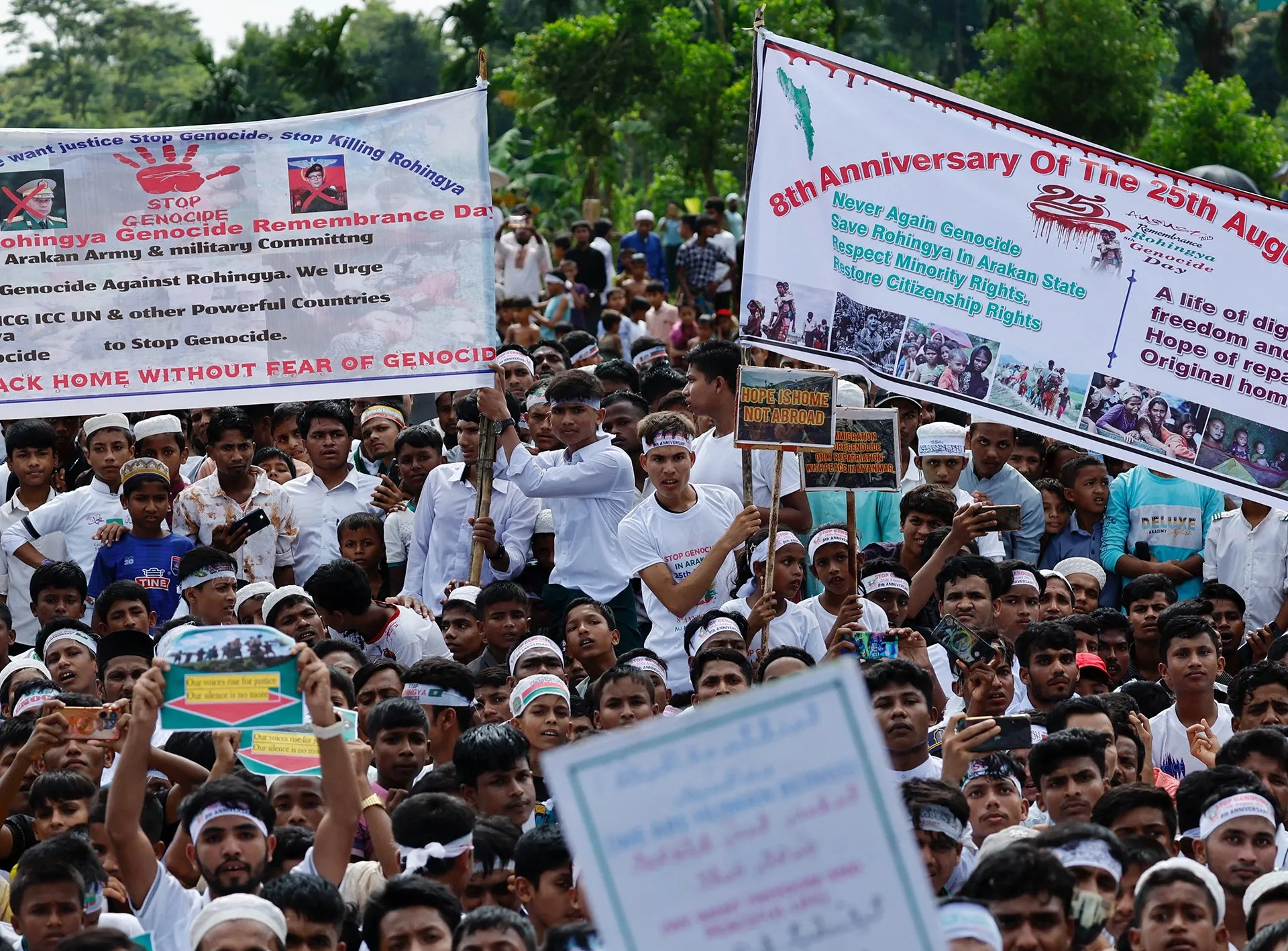 Proteste ale refugiaților rohingya la nouă ani de la exodul din Myanmar