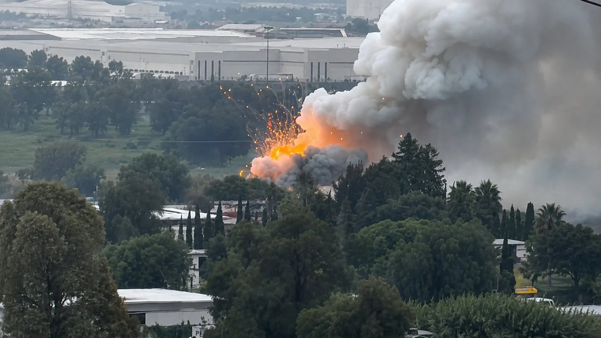 Fabrica de artificii din Tultepec, Mexic, redusă la cenușă: două explozii spectaculoase, dar fără victime