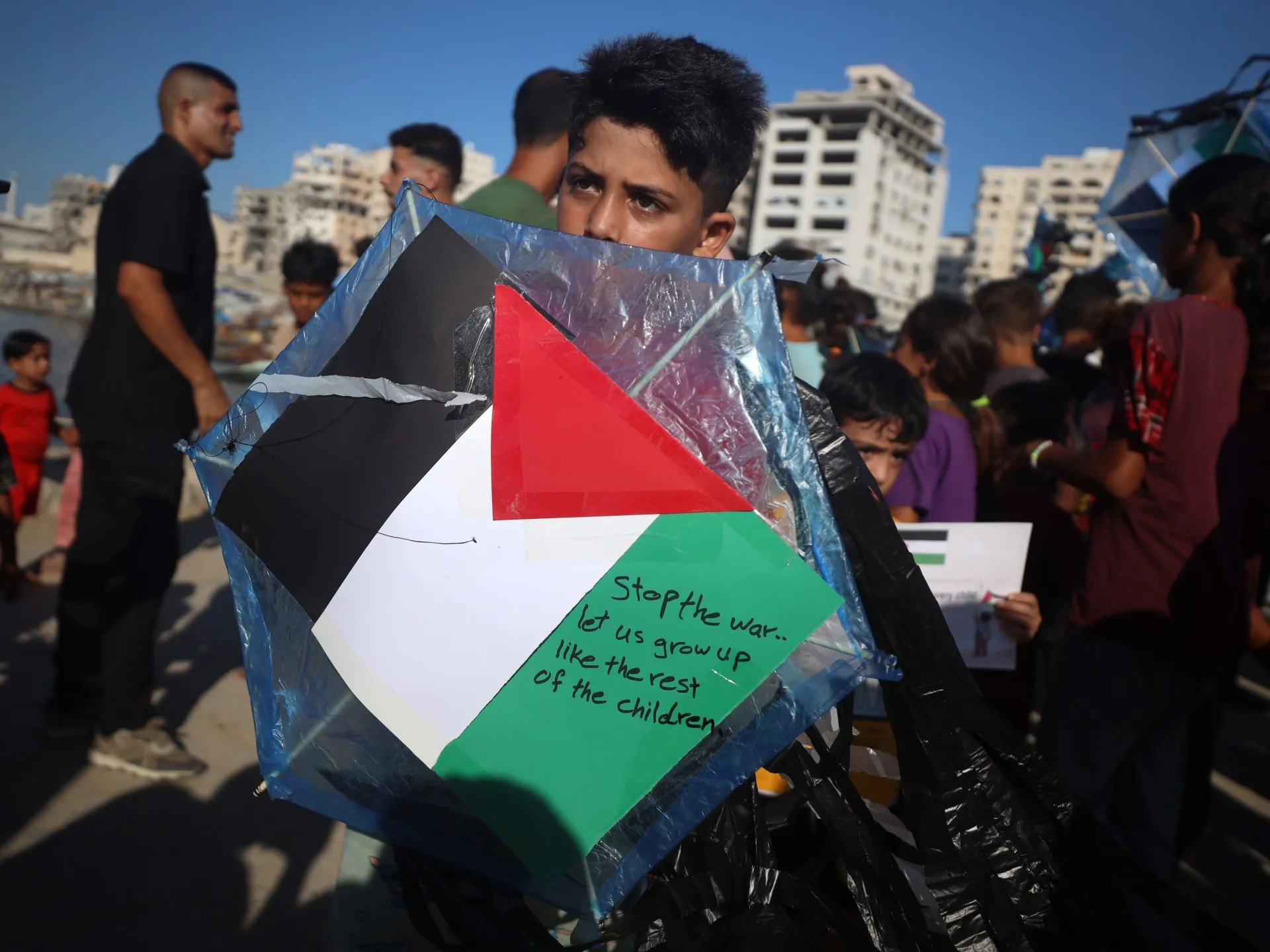 ONU respinge amenințarea Israelului de a expulza locuitorii din Gaza din cauza zborului de zmeie