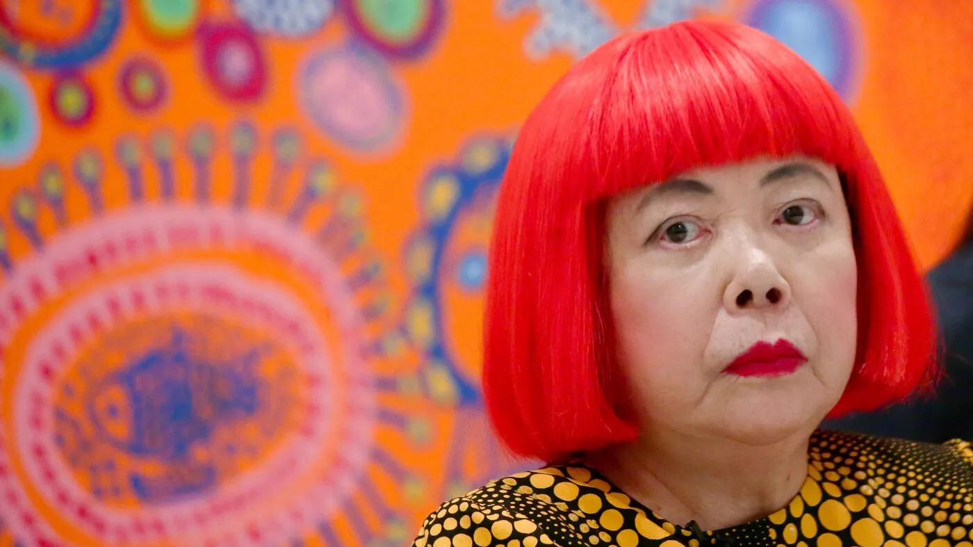 Yayoi Kusama, marea preoteasă a bulinelor, a murit