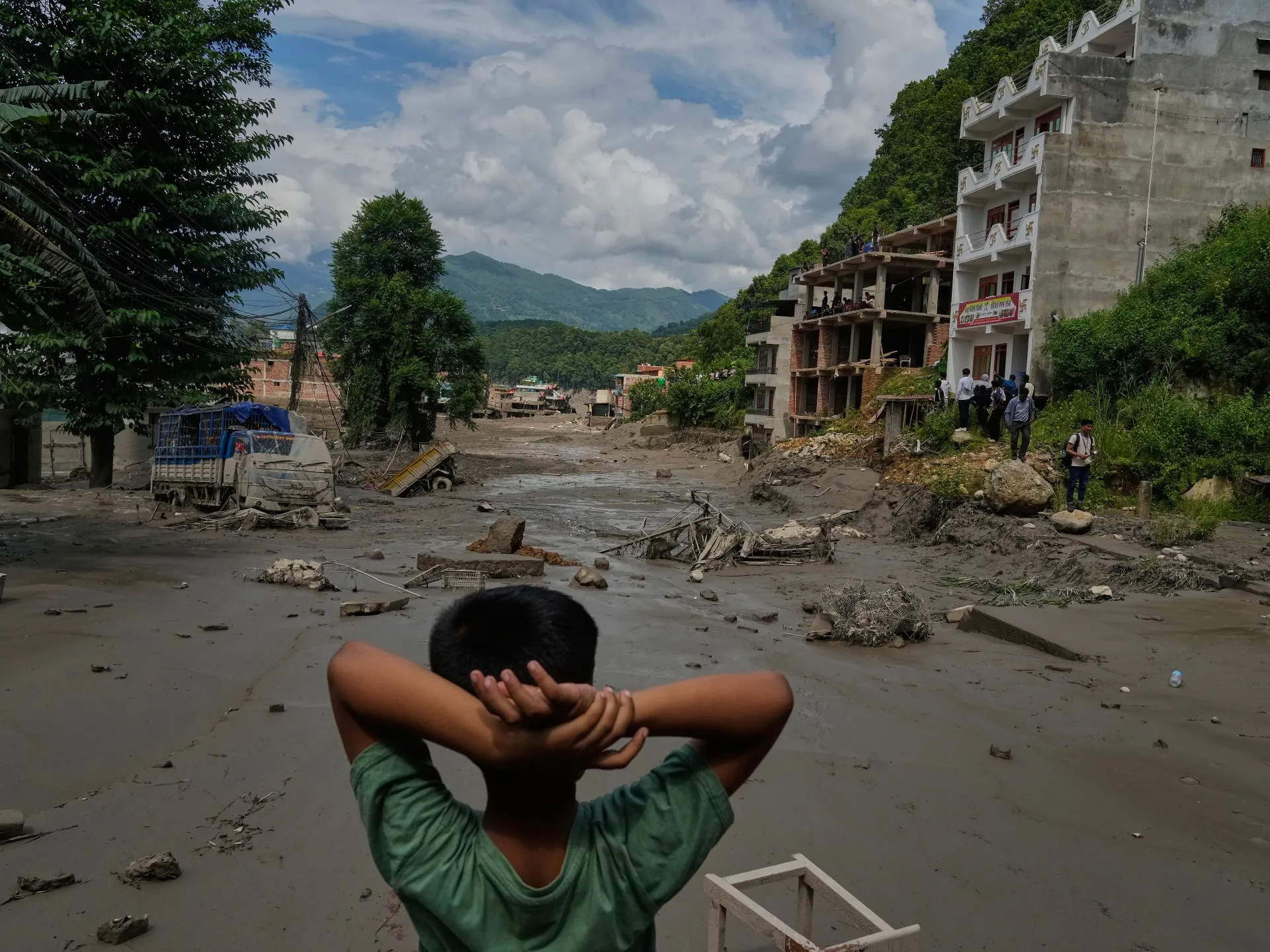 Inundații catastrofale în Nepal: peste 160 de morți și sute de dispăruți în urma prăbușirii unui ghețar