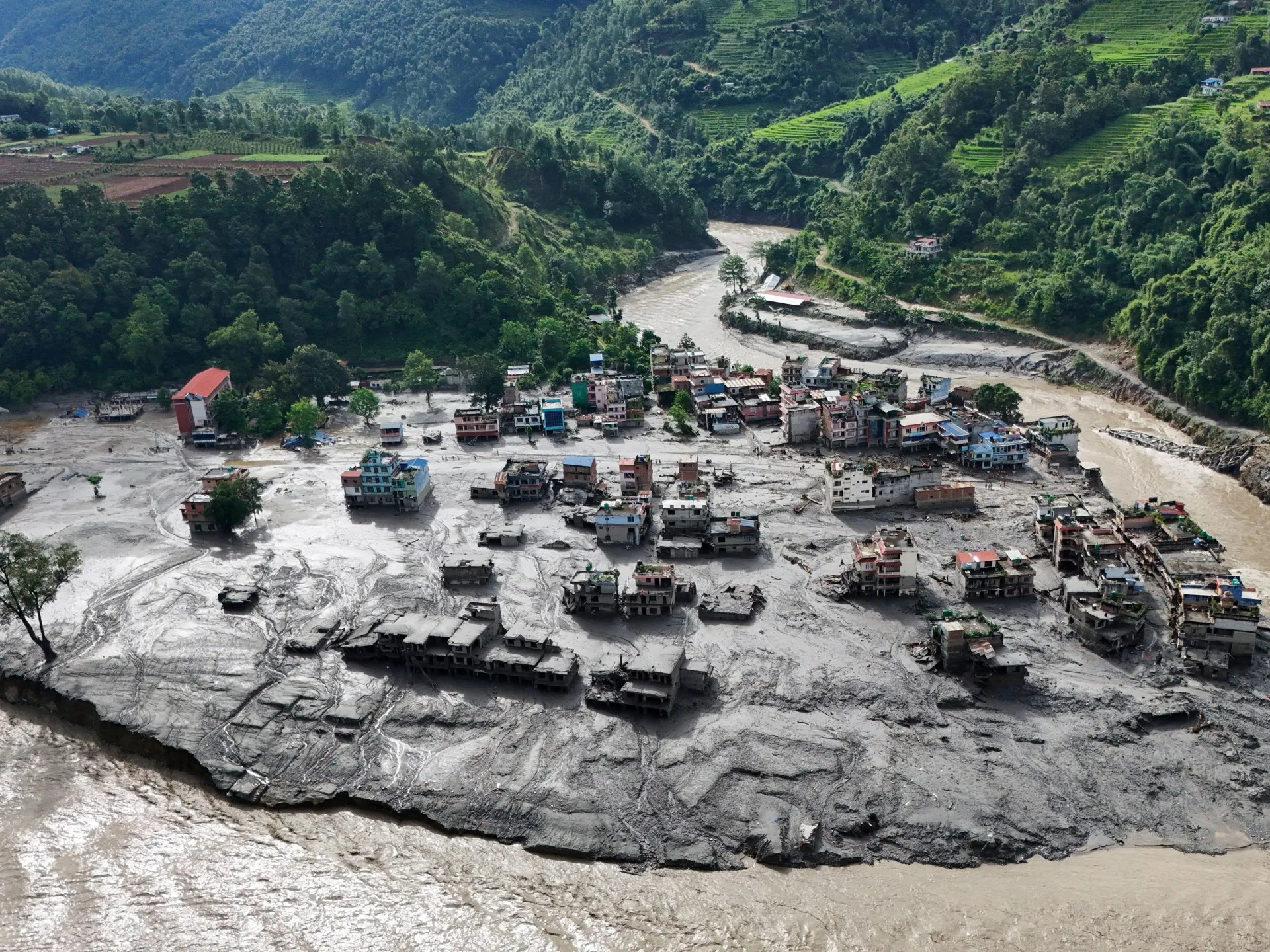 Catastrofă în Himalaya: Peste 1.300 de dispăruți în Nepal și Tibet după prăbușirea unui ghețar