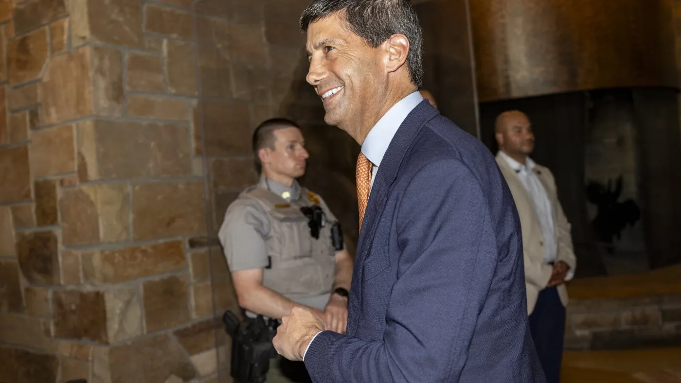 Kevin Warsh, șeful Fed, trage un semnal de alarmă: inflația e prea mare și piețele se pregătesc de noi majorări de dobândă