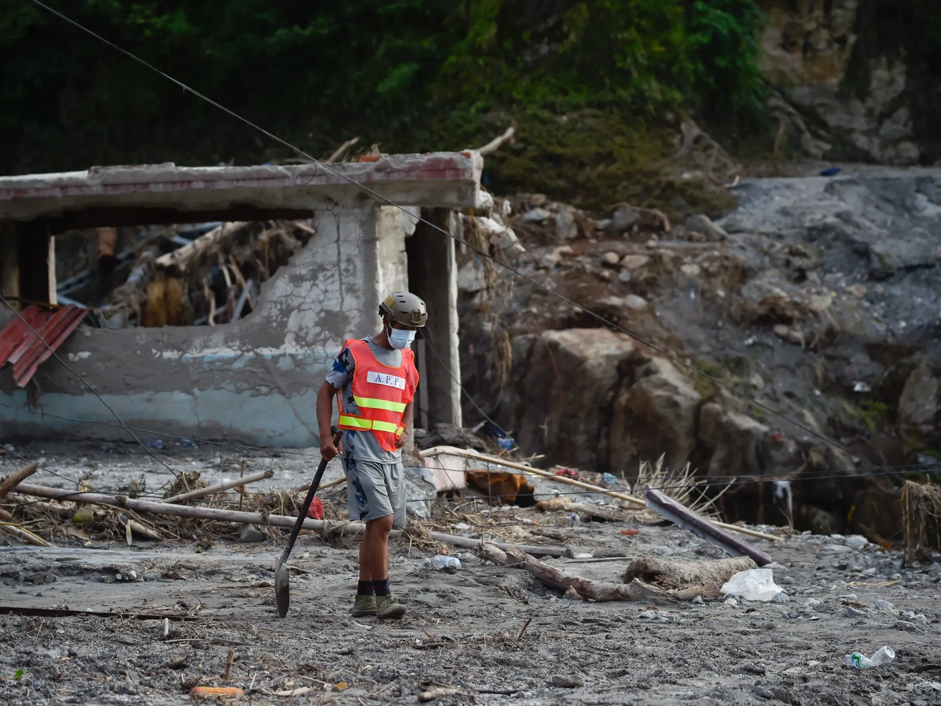 Nepal și China reiau operațiunile de salvare după inundațiile catastrofale: bilanțul se apropie de 600 de morți
