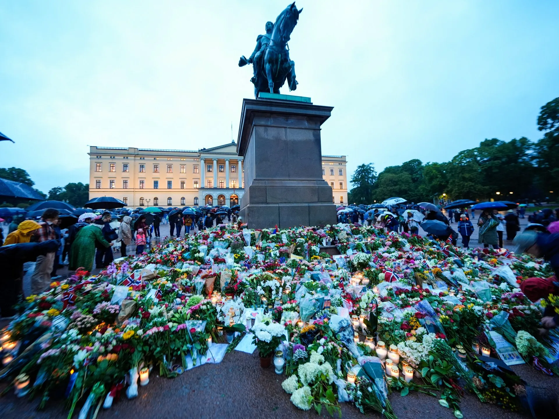 Norvegia îl plânge pe regele Harald, în timp ce o nouă eră începe sub Haakon al VIII-lea