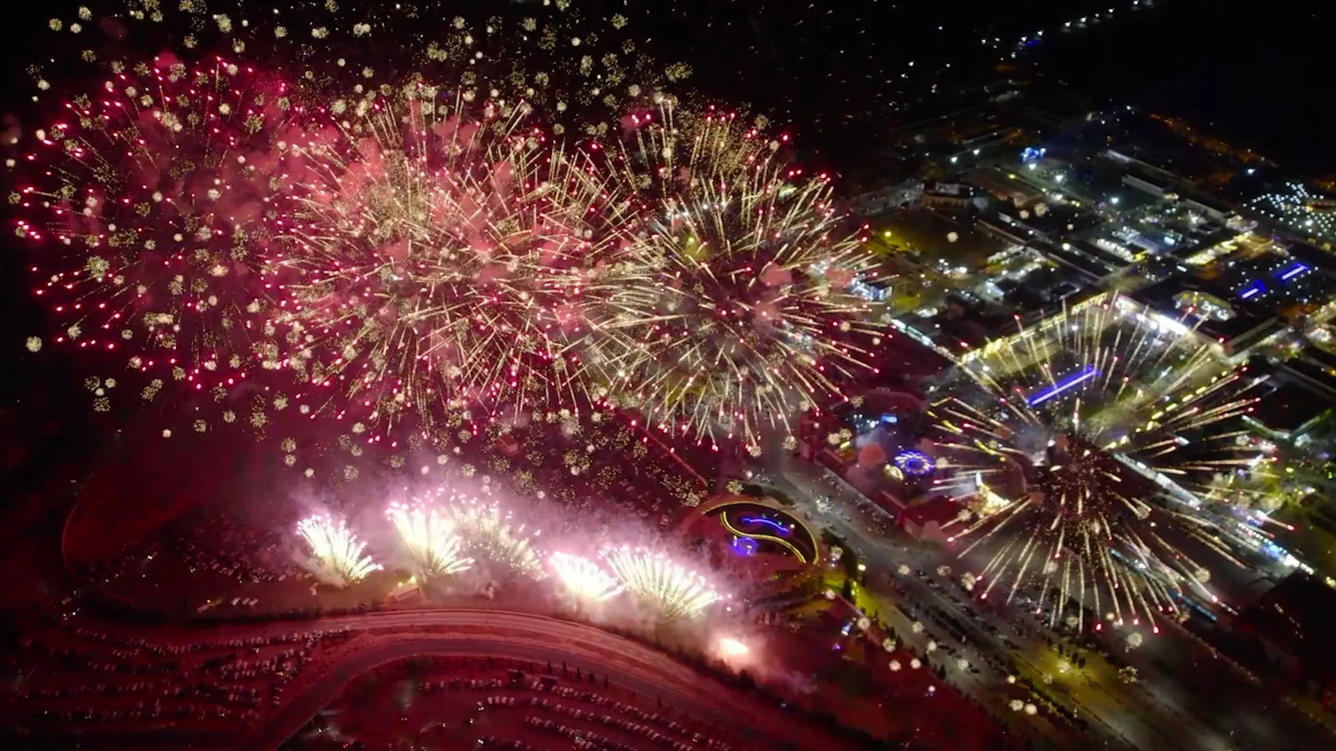 Focuri de artificii spectaculoase deasupra Damascului: „Siria strălucește din nou”