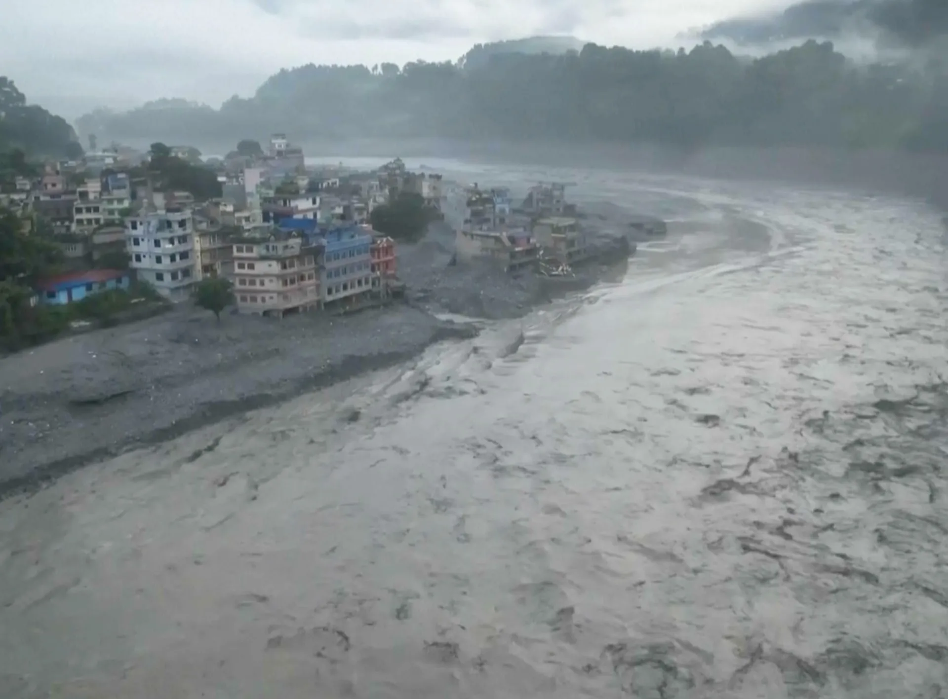 Imagini aeriene dramatice: devastarea produsă de inundațiile catastrofale din Nepal