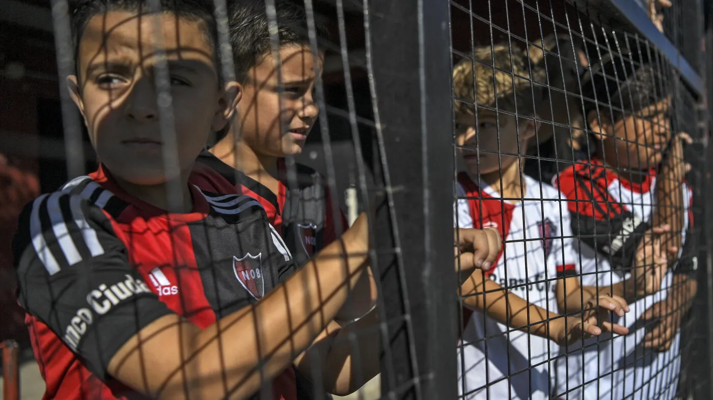 Ce face Argentina corect în fotbalul juvenil – și ce greșește SUA