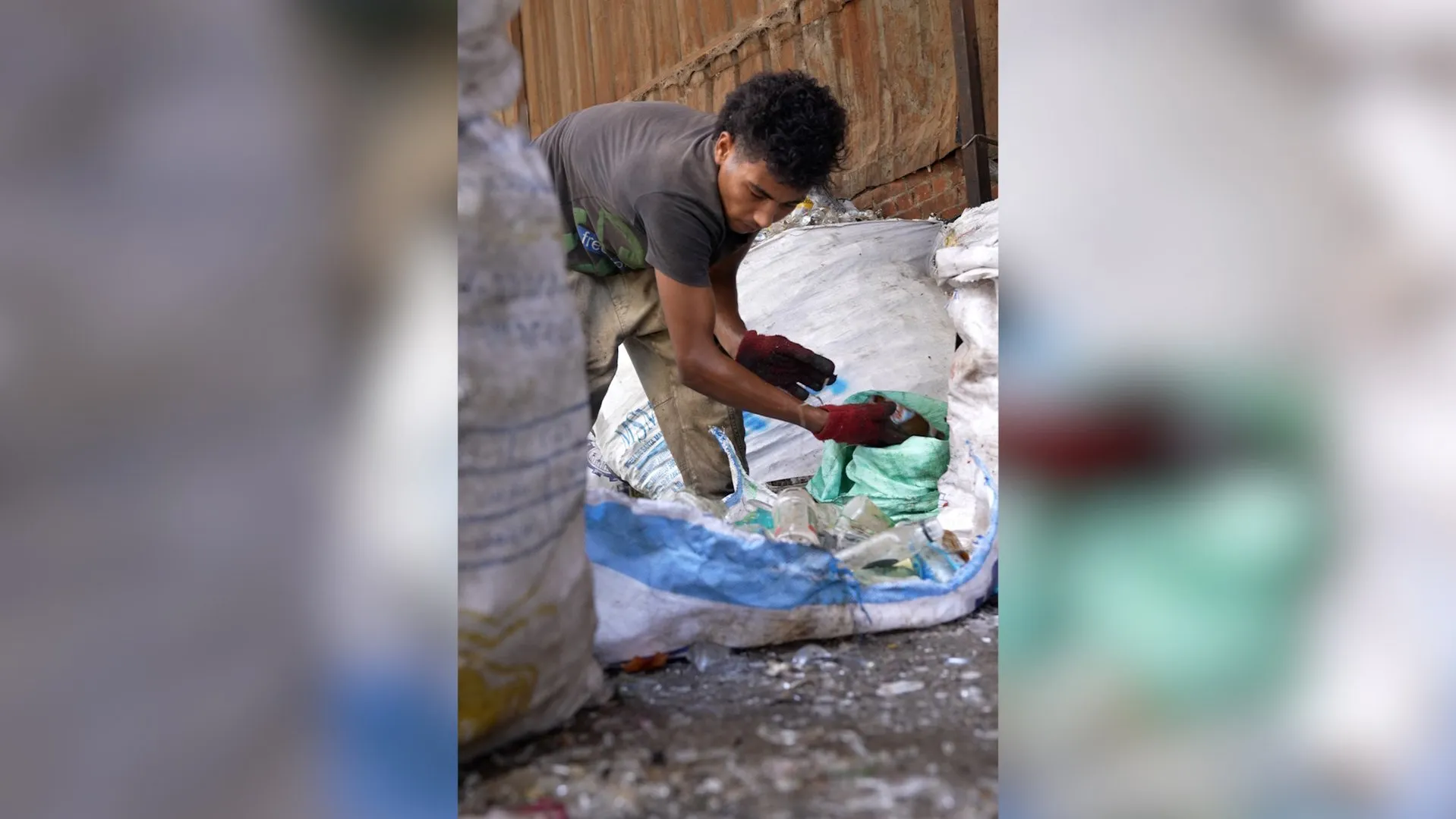 Mai multă valoare în gunoiul din Cairo, dar mai puțin pentru cei care îl colectează