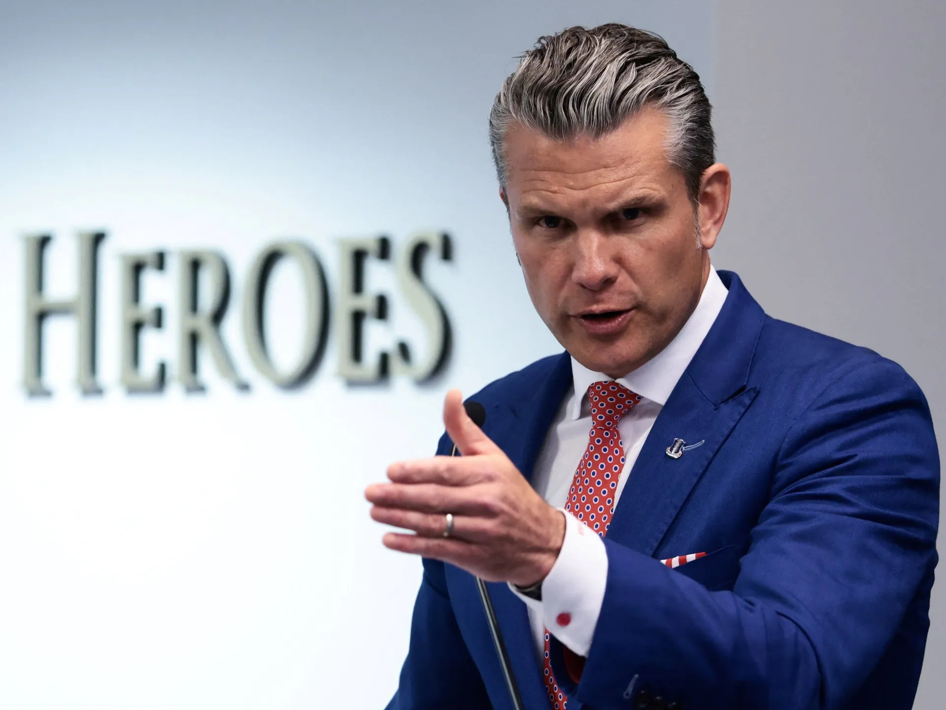 Senator republican cere demiterea lui Pete Hegseth: "O gestionare inepță a Pentagonului" în mijlocul războiului cu Iranul