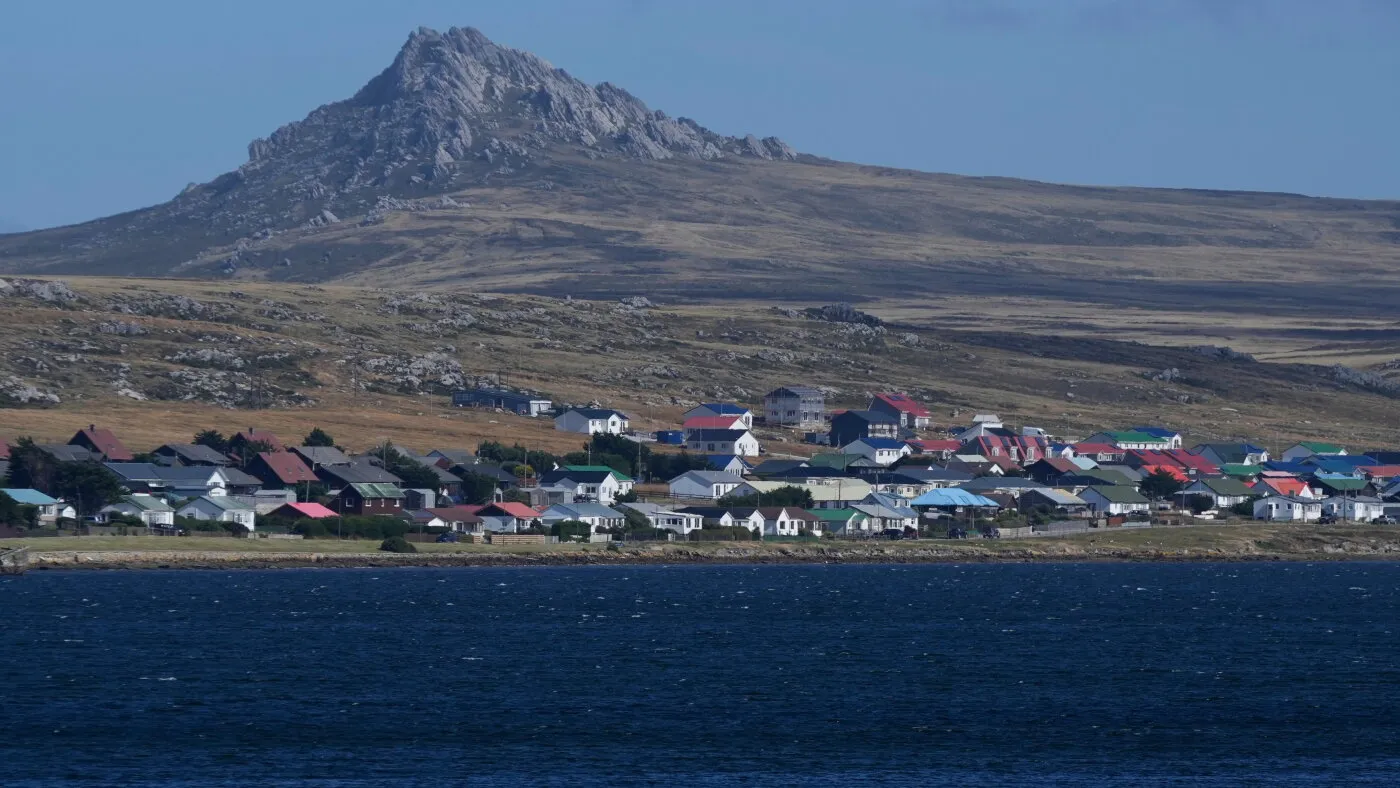 Milei escalează disputele pentru Insulele Falkland, pariazând pe comentariile lui Trump și tensiunile legate de petrol