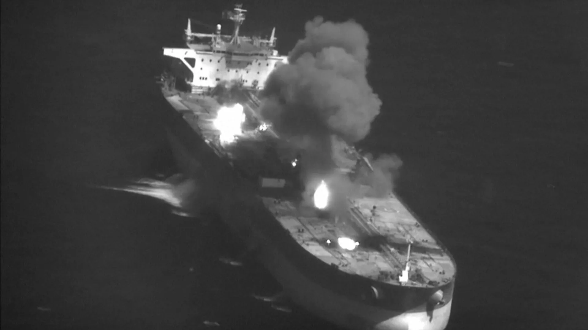 SUA confirmă lovirile asupra a trei tancuri iraniene cu petrol brut: o escaladă periculoasă în Marea Oman și Strâmtoarea Hormuz