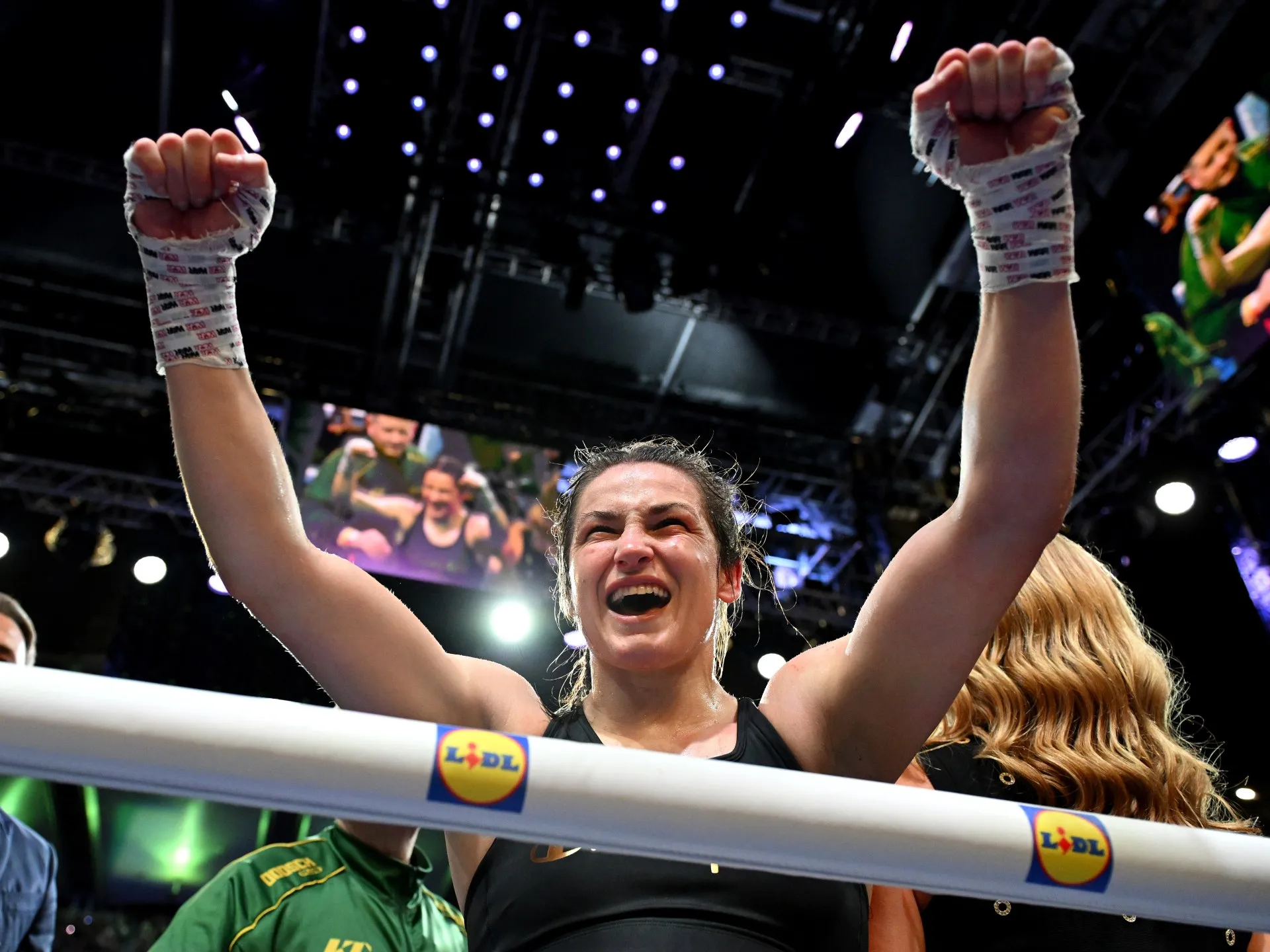Katie Taylor, legenda boxului irlandez, pleacă la apogeul gloriei: campioană indiscutabilă pentru a treia oară, în fața a 80.000 de fani la Croke Park