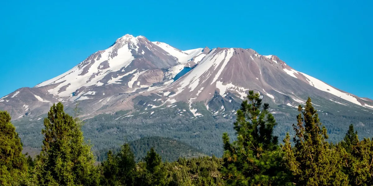Trei drumeți salvați de pe Muntele Shasta după ce au planificat excursia cu Google Gemini