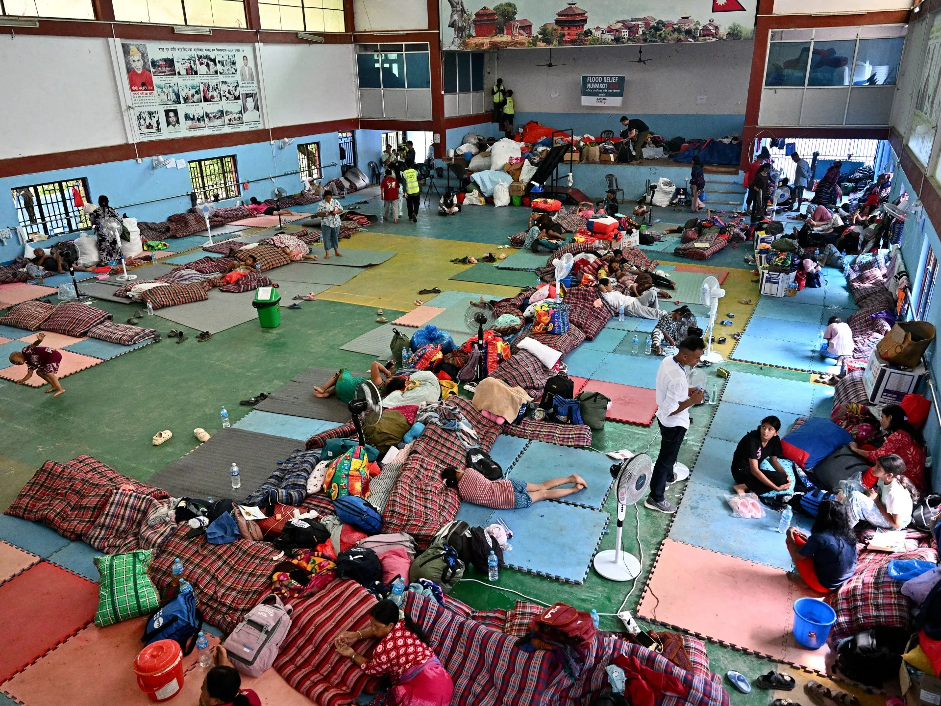 China și Nepal în cursă contra cronometru pentru a găsi miile de dispăruți după inundațiile catastrofale