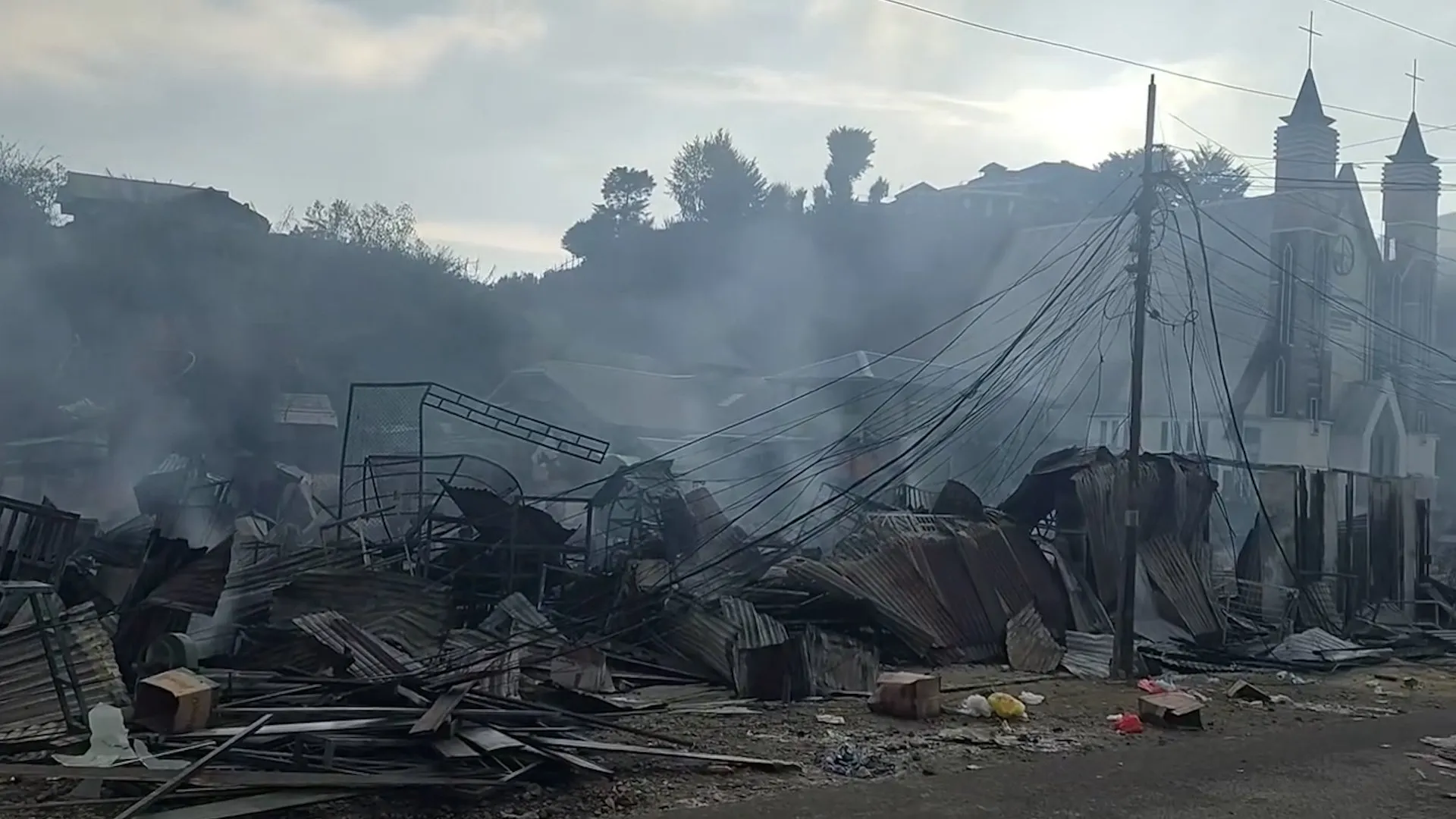 Tragedie în Indonezia: Un incendiu devastator într-o piață din Papua Centrală a ucis 11 oameni, printre care șase copii