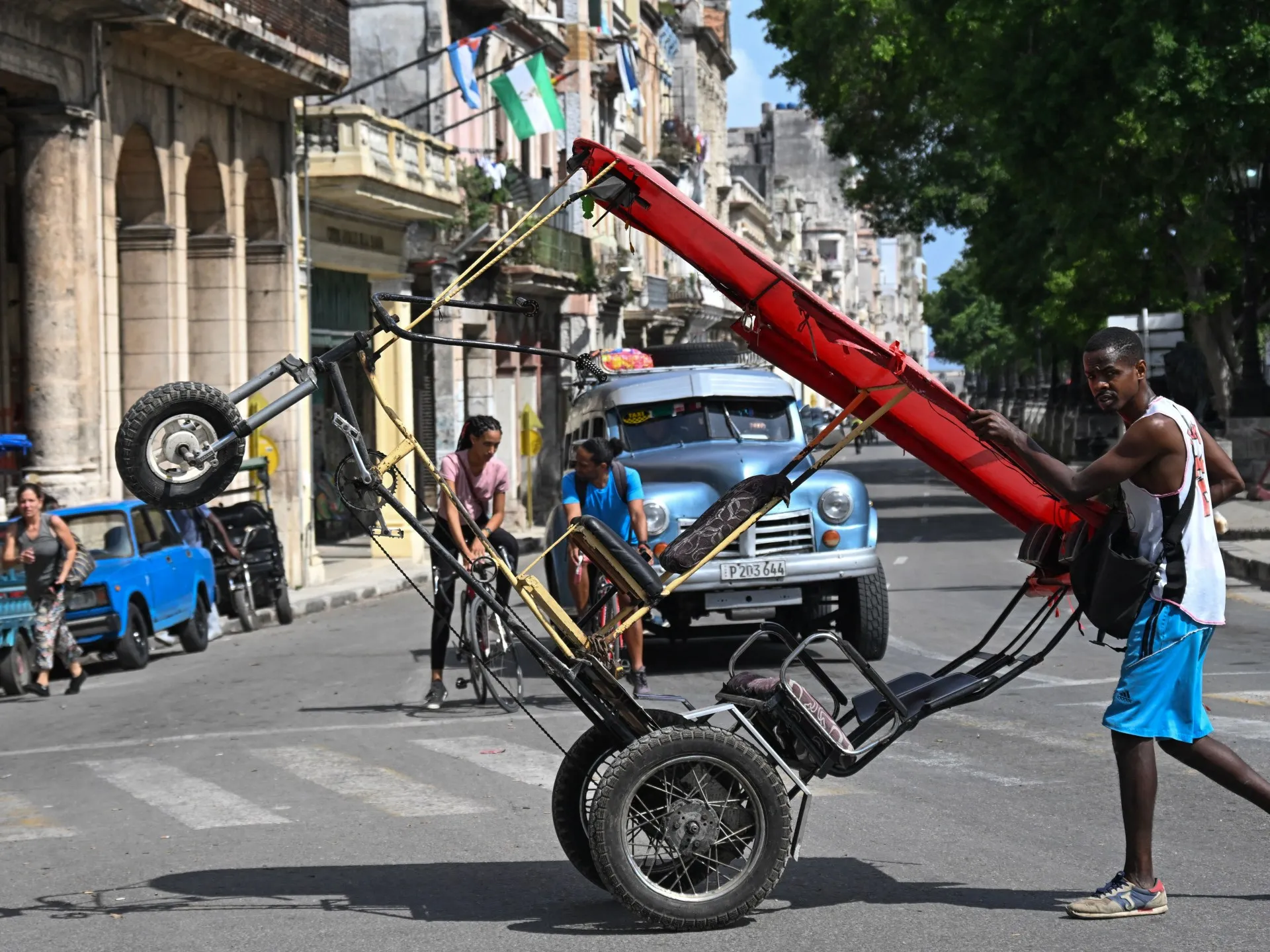Cuba respinge orice negociere cu SUA, în ciuda blocadei „genocidare” și a pierderilor record