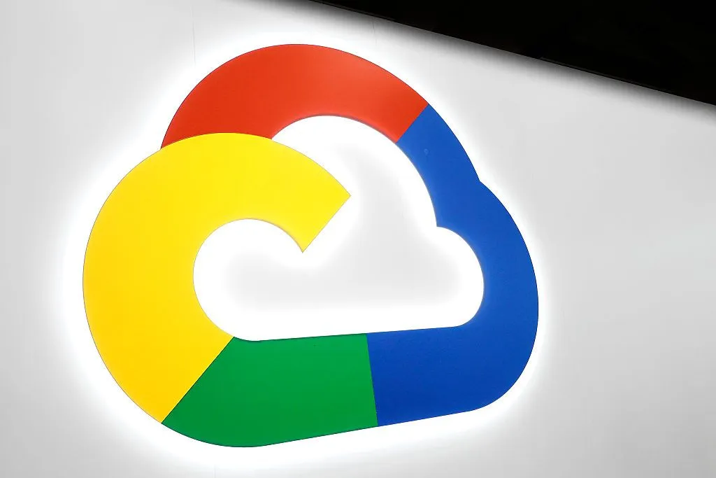 Google Cloud accelerează în cursa implementării AI printr-un parteneriat strategic cu Accenture