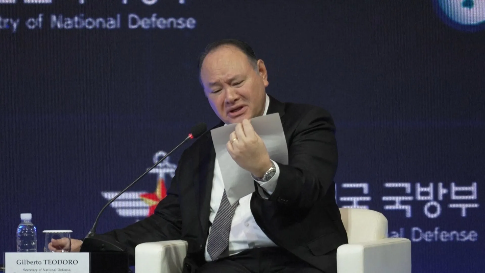 Șeful apărării filipinez îl pune la punct pe China după ce a primit o notă diplomatică în timpul unui panel