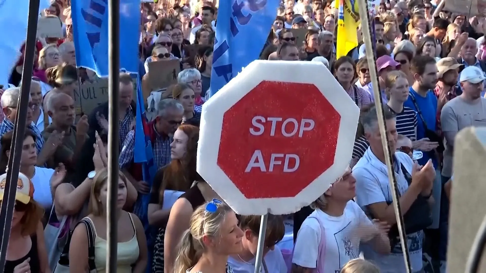 Proteste masive la Köln împotriva extremei drepte după victoria AfD în Saxonia-Anhalt