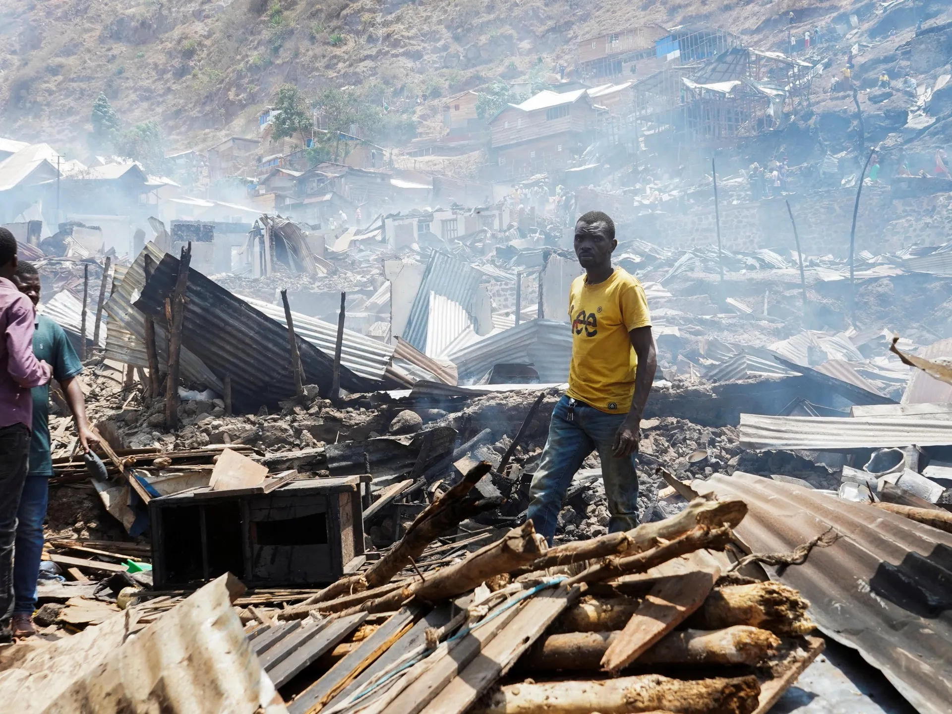 Tragedie în Bukavu: Incendiu devastator la școli din orașul controlat de rebeli, cel puțin 20 de morți