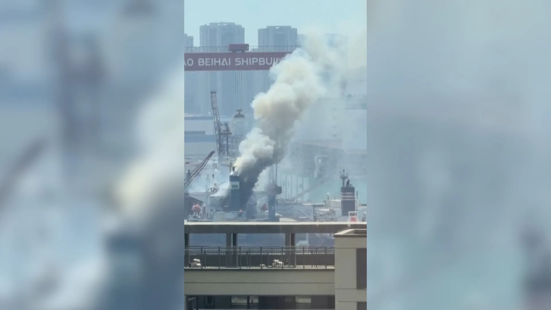 Tragedie într-un șantier naval din China: 25 de muncitori au murit într-un incendiu devastator la bordul unei nave