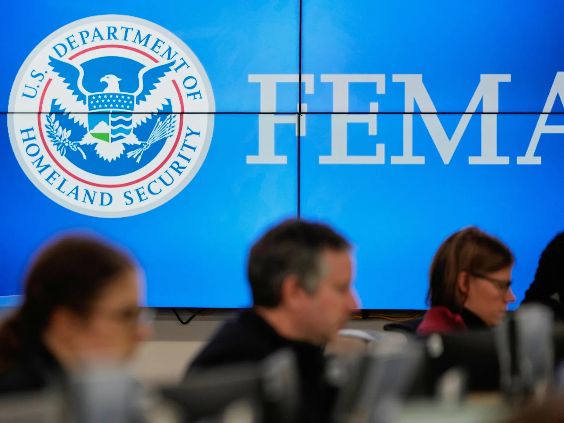 Curtea federală SUA blochează planul administrației Trump de a reduce efectivele FEMA: O victorie juridică pentru capacitatea de răspuns la dezastre