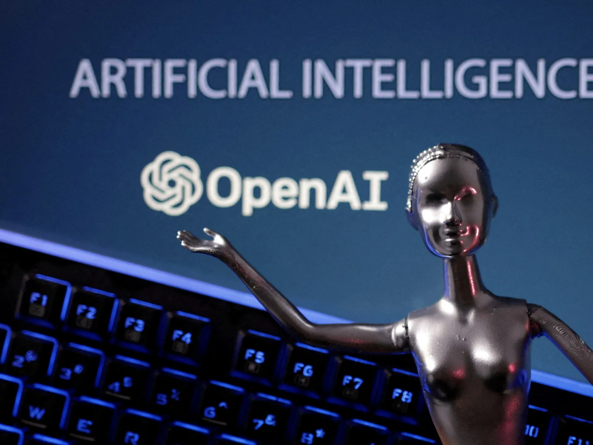Inteligența Artificială: O Sabie Cu Două Tăișuri – Cele Cinci Avantaje Majore și Cele Cinci Riscuri Critice care Redefinesc Viitorul Nostru