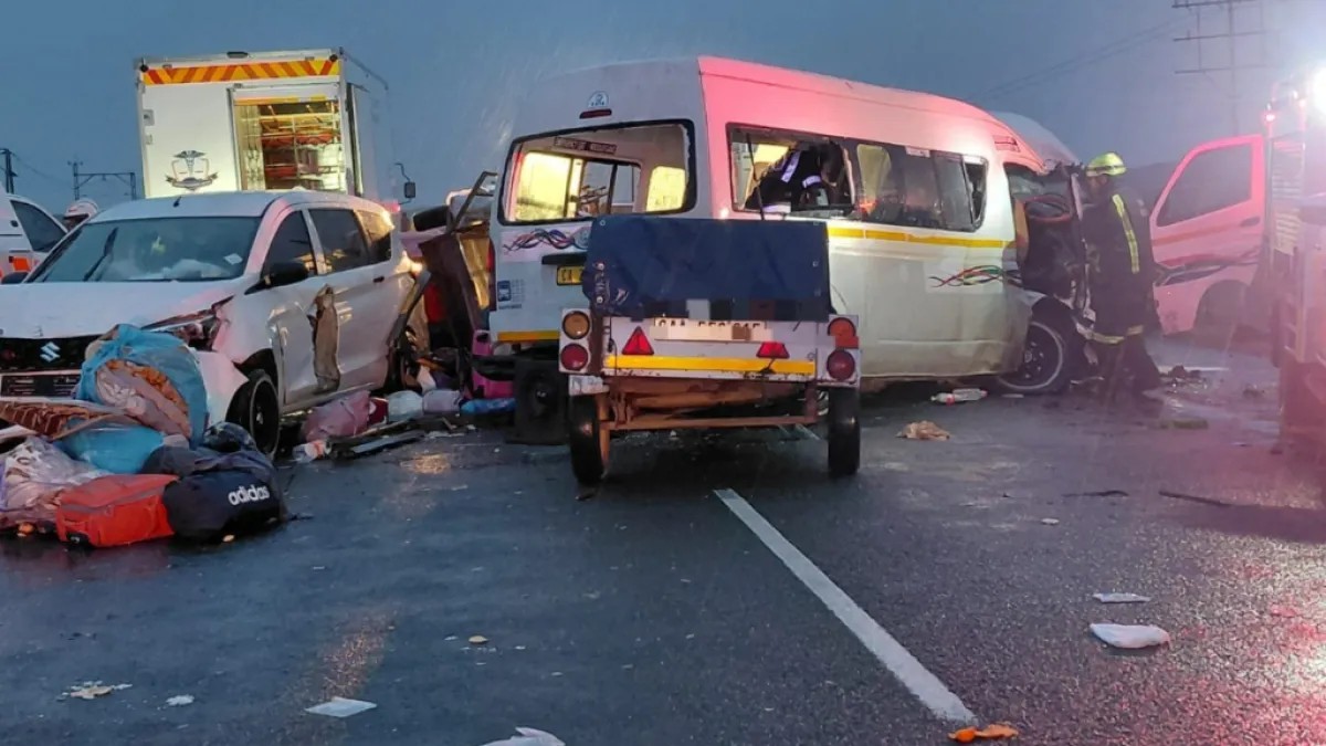 Tragedie pe șoselele din Africa de Sud: 21 de morți într-un accident în lanț pe autostrada N1
