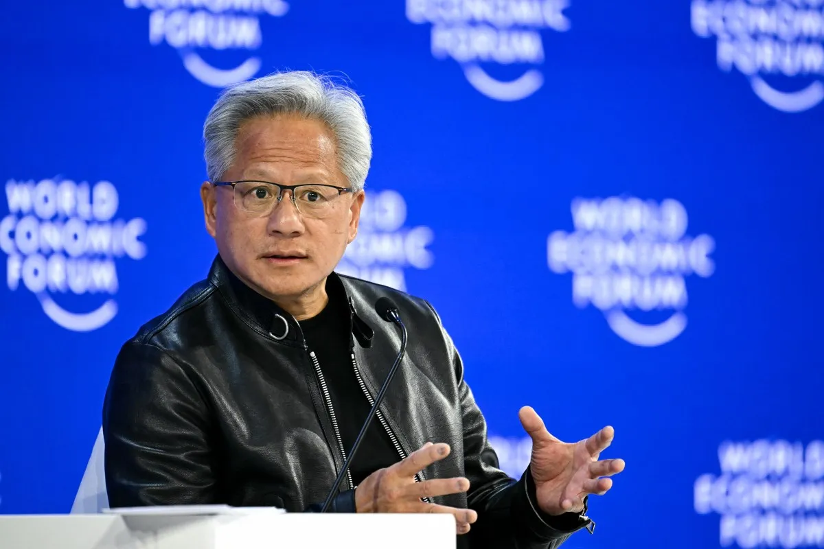 Jensen Huang îi spune lui Trump: „Nu vom lăsa să se întâmple o încetinire a AI”