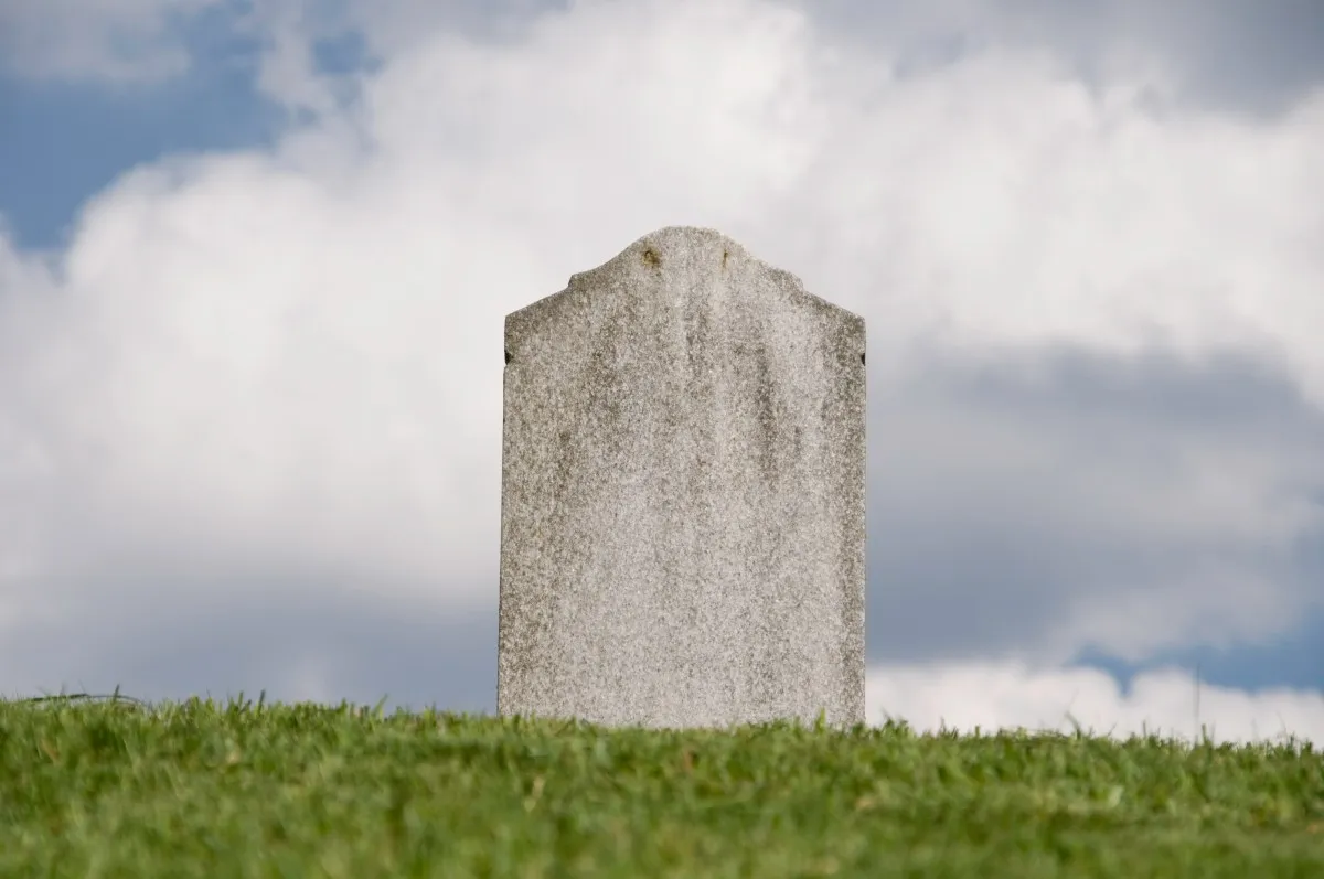 Cimitirul Inteligenței Artificiale: Proiecte și Startup-uri care nu au supraviețuit