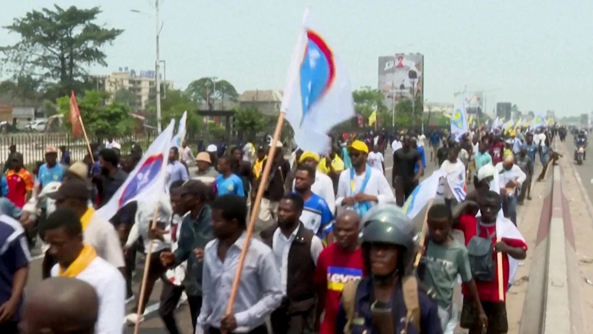 Sute de protestatari în RD Congo cer oprirea modificării constituției pentru un al treilea mandat prezidențial