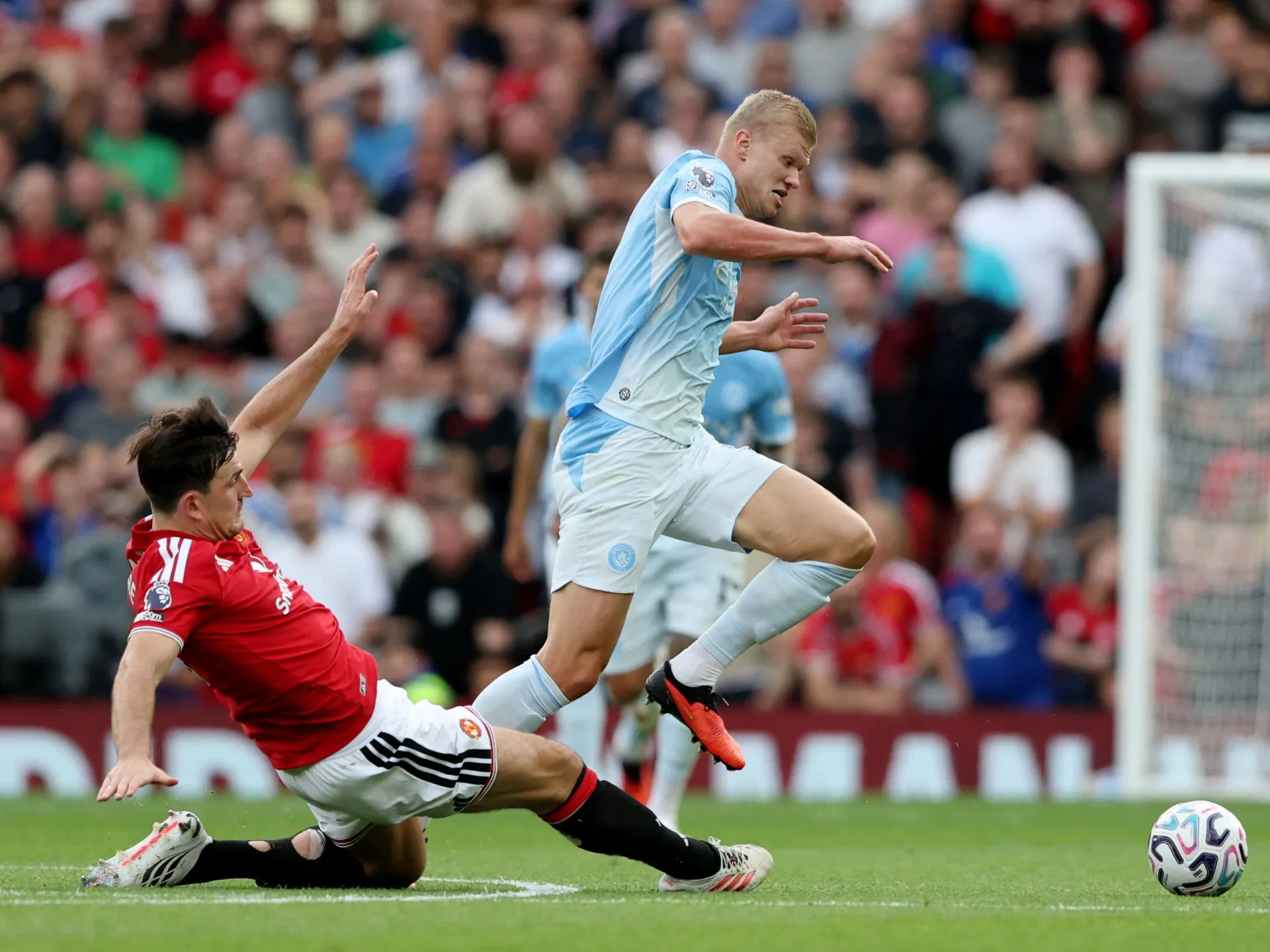 Eroare VAR în derby-ul Manchesterului: șeful arbitrilor Howard Webb recunoaște „vederea în tunel”