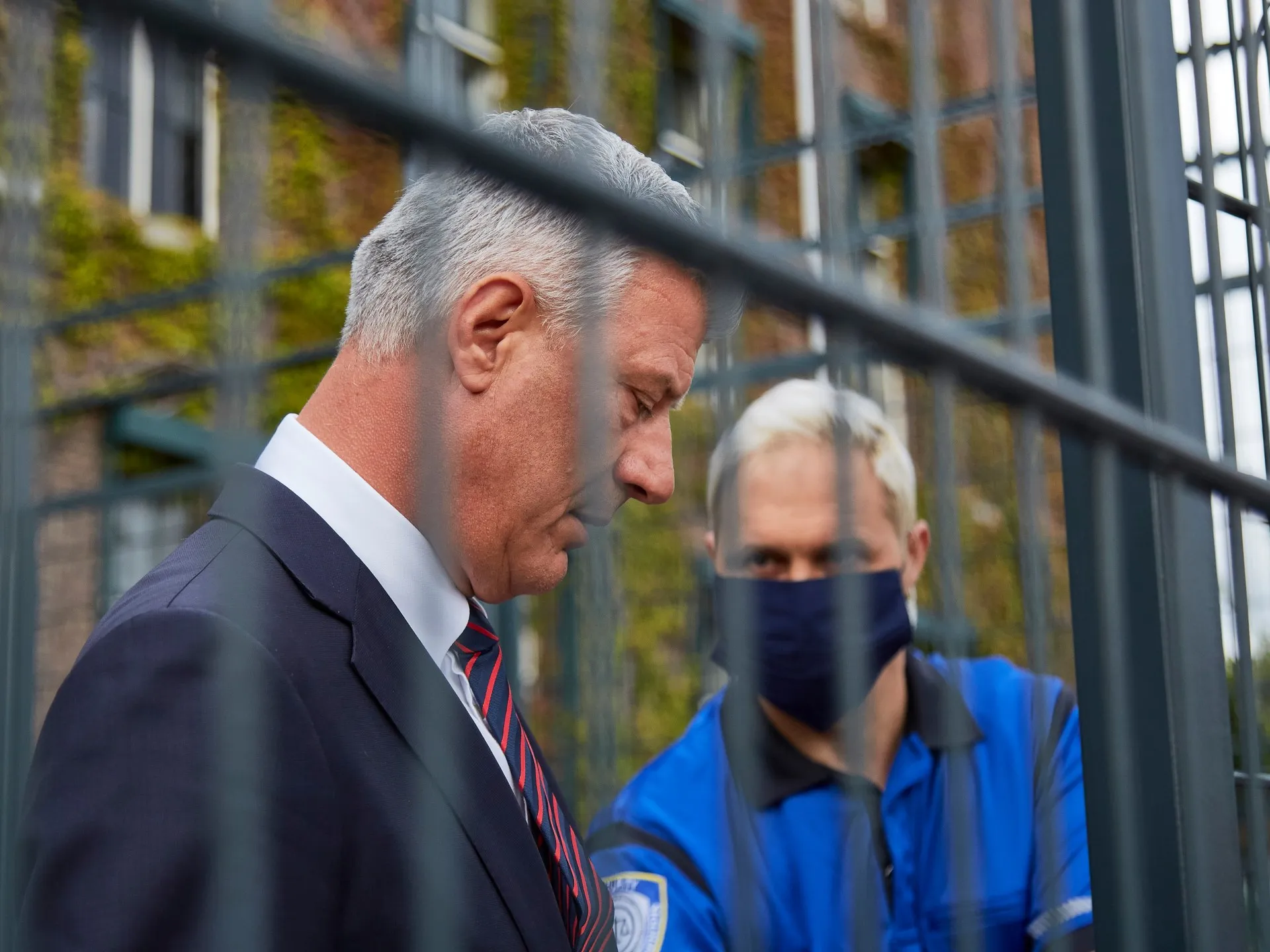 Fostul președinte al Kosovo, Hashim Thaci, condamnat pentru crime de război