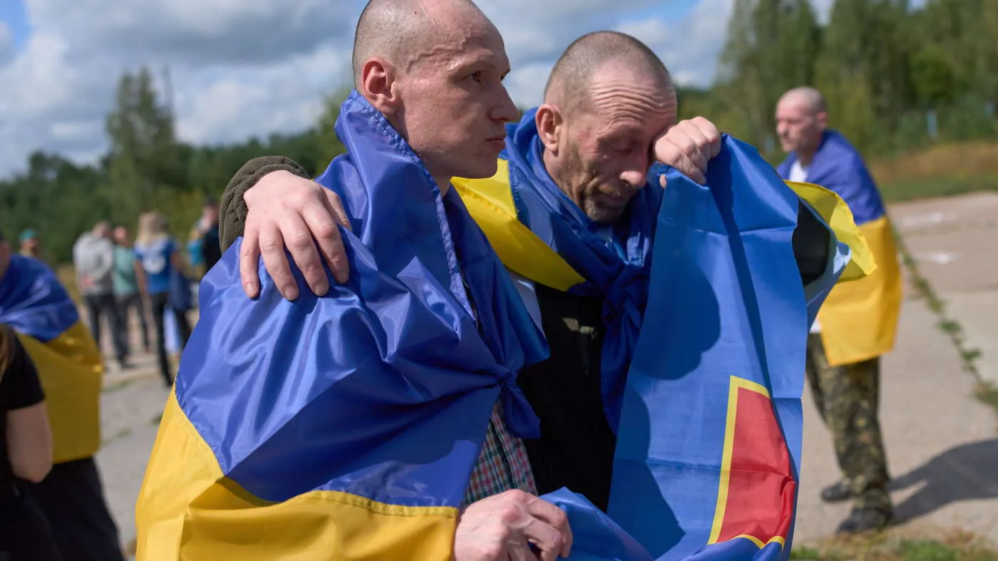 Rusia capturează prizonieri de război ucraineni, apoi cere favoruri de la rudele lor