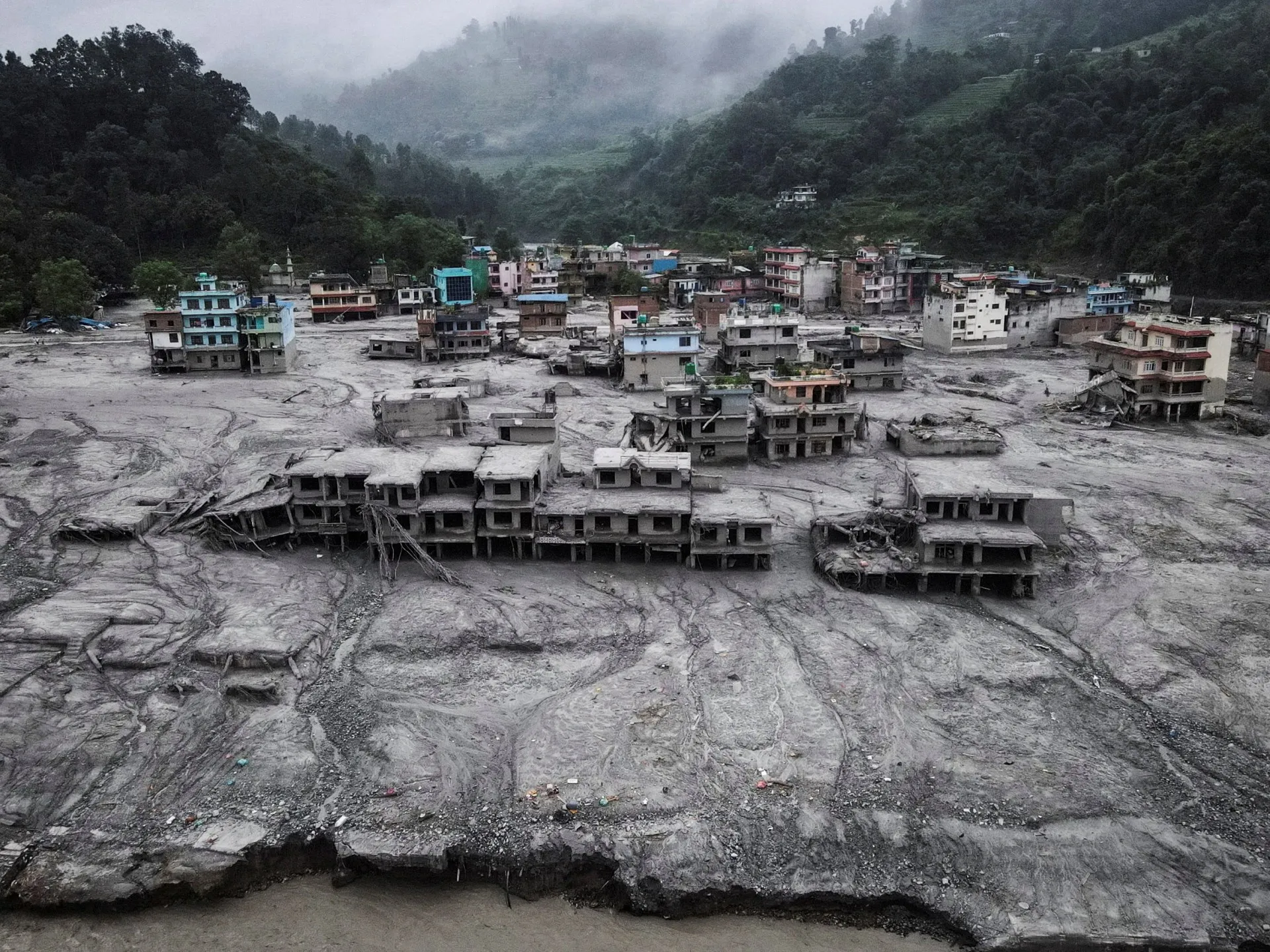 De ce a fost atât de tăcută reacția internațională la inundațiile din Nepal?