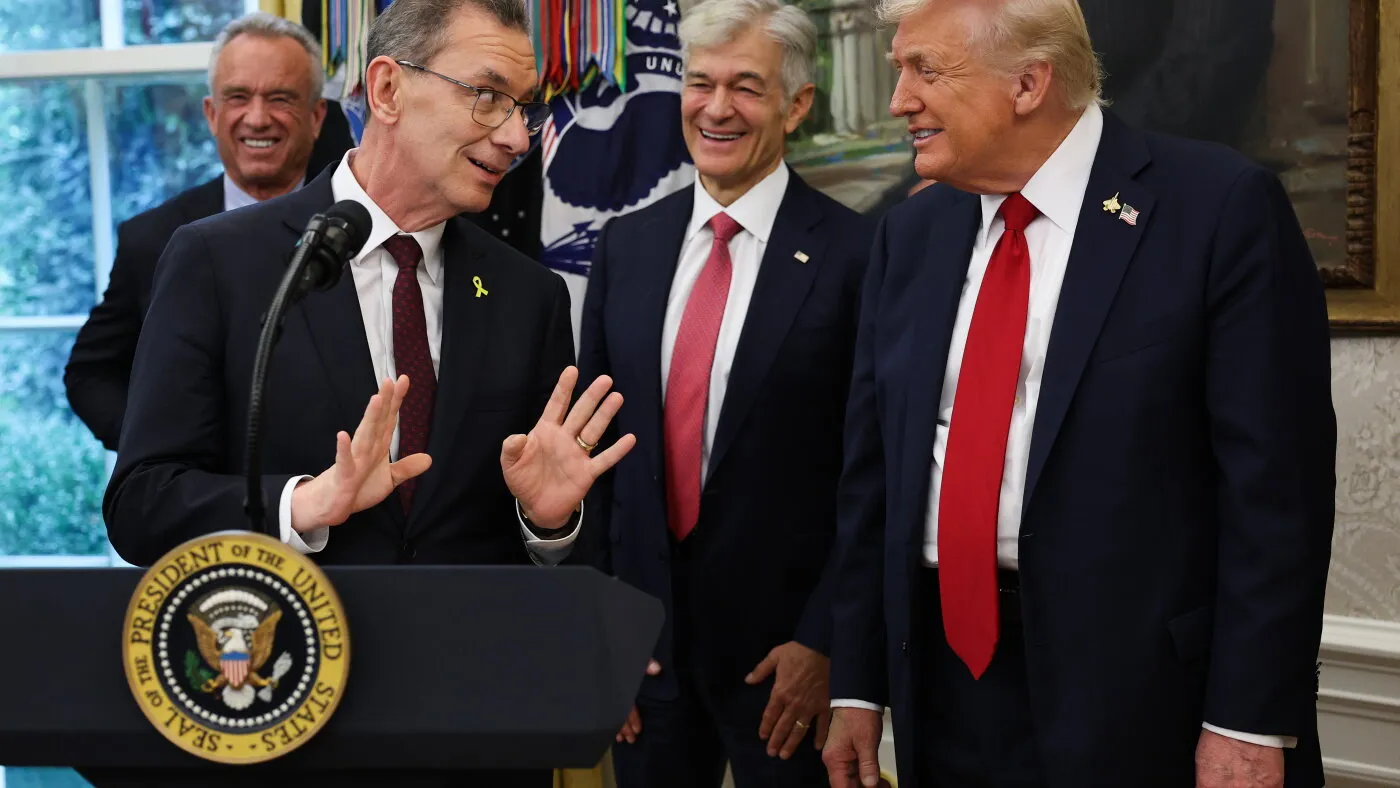 Promisiunea lui Trump de a reduce prețurile medicamentelor Medicaid: un an mai târziu, ce s-a întâmplat?